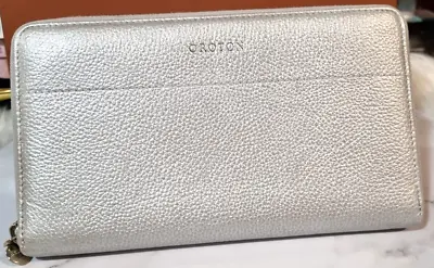 $80.60 • Buy OROTONS   Bueno Silver Foil Pebble Large Leather  Wallet
