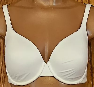 Victoria's Secret Body By Victoria Lined Perfect Coverage Bra Multiway White 36C • $16.95