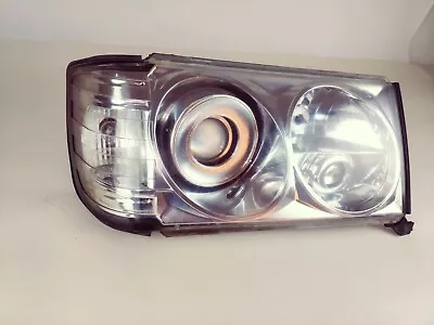 1986 Mercedes 300e Front Right Headlight  C19 • $135