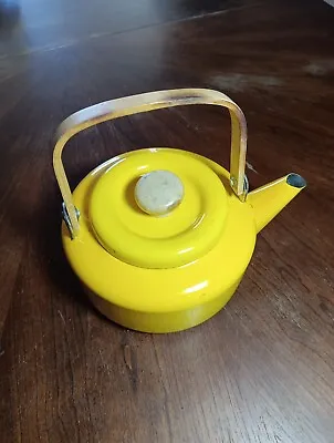 VTG Bright Yellow Enamel Metal Teapot With Wooden Handle Pre-owned Farm Style  • £19.30