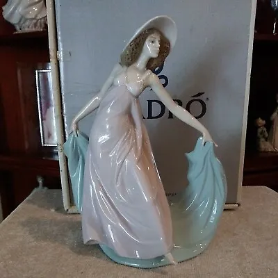 $195 • Buy LLADRO May Dance 5662 Excellent Condition With Box