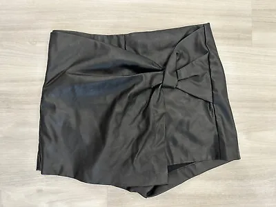 $5 • Buy Zara Women’s Black Leather Skirt Size Large
