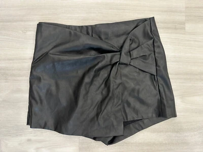 $5 • Buy Zara Women’s Black Leather Skirt Size Large