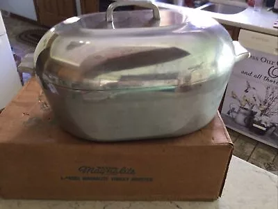 Vintage MAGNALITE 4267 Oval 15  Roaster W/ Trivet Rack Very Clean. • $150