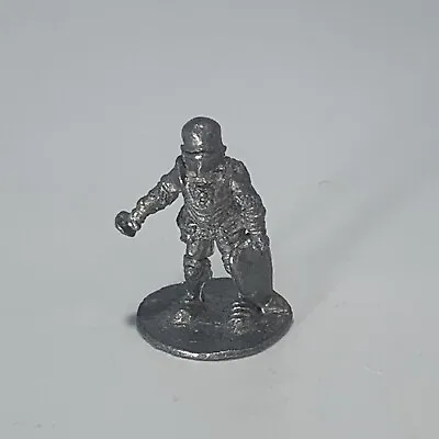 Ral Partha 01-043 (v1) ARMORED KNIGHT DISMOUNTED Vintage 1977 Metal Miniature • $5.95