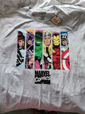 £8 • Buy Marvel Comics T-shirt 2XL