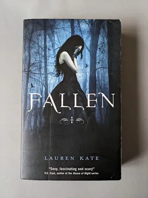 Fallen. Lauren Kate. Paperback 2009 1st Edition/1st Print Doubleday Random House • £2.99