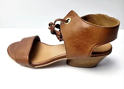 EOS Leather Sandals Size 38 / 7 EUC • $38.50