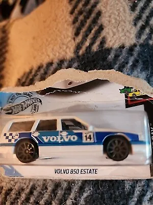 Hotwheels Volvo 850 Estate #57/250 White HW Race Day 2/10 • $3