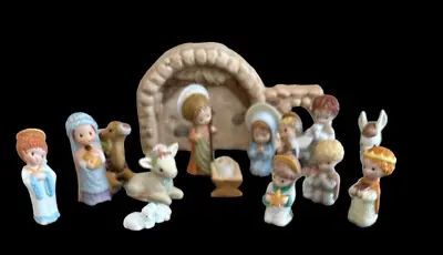 VintageHallmark Mary Hamilton 15-Pc Bisque Nativity Set Including Stable Vintage • $200