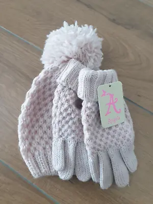 Accessorize Girl’s Hat And Gloves Set In Pink • £1.99