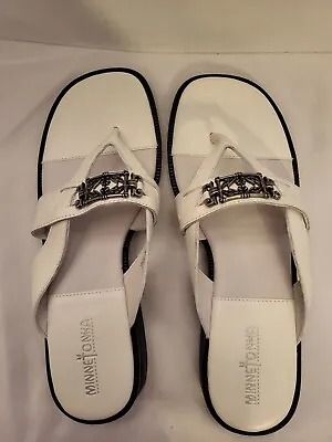 Sandal Minnetonka Silverthorn White Leather Thong Shoes #5554 Size 8 New • $14