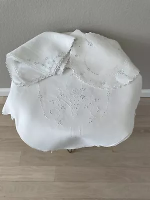 VTG Tablecloth Topper And 2 Doilies 4 Napkins Linen  Madeira Embroidery Eyelets • $29.99