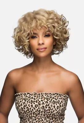 Vivica Fox Amore Mio Collection Synthetic Wig AW OAKLEY • $16.99