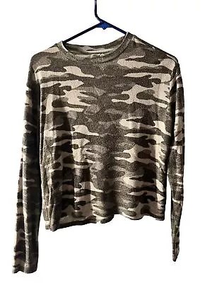 MUDD Woman Camouflage￼ Green Long Sleeve Hi-lo T-shirt Woman XS • $5.93