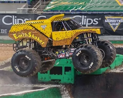 Earth Shaker Monster Truck Running On Track 8x10 Glossy Photo #b2 • $2.69