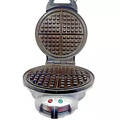 VillaWare UNO Waffler Waffle Maker Model 2004 TESTED • $23