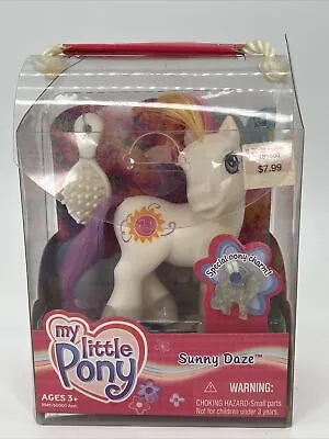 My Little Pony Sunny Daze Days 2002 Toy Figure W/ Special Charm 55411 • $26.24