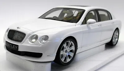 Minichamps 1/18 Scale - 100 139461 Bentley Continental Flying Spur 2005 White • $422.39