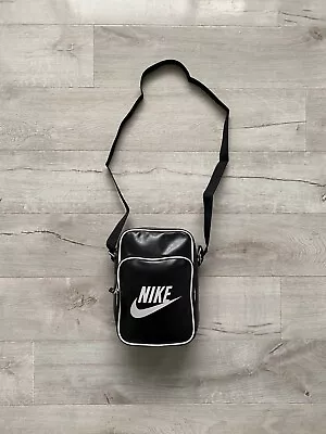 Vintage NIKE HERITAGE SI Cross Body Bag Small BA4270 - Black - Brand New • £18.99