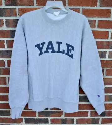Champion Men's Medium YALE University Reverse Weave Sweatshirt Crewneck Gray • $45