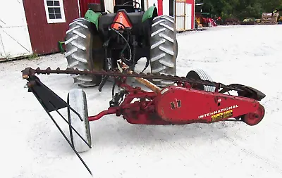 IH Pull Type 1300 Belt Type Sickle Mower (FREE 1000 MILE DELIVERY FROM KY) • $2985