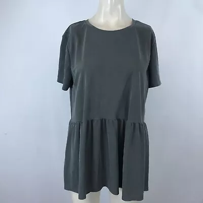 Zara - Women's Large - Gray Short Sleeve Round Neck Ruffle Peplum Top • $15.30