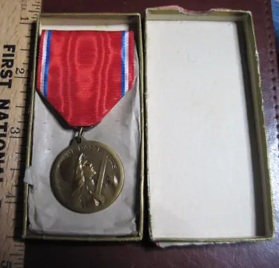 WW1 Original French VERDUN MEDAL 1916 Battle Bronze Signed Vernier Genuine Box • $70