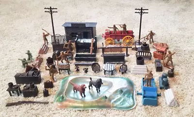 Marx Playset Western Town Furniture Boonesborough Yogi Bear Buckboard Dogs • $24.99