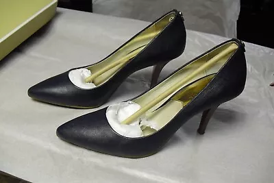 Women's Michael Kors Leather MK Flex Med Pump Navy Blue Size 5 1/2 M • $19.99