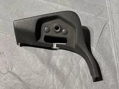 2005-2009 Ford Mustang Convertible Lh Rear Seat Belt Guide Trim Cover  • $30