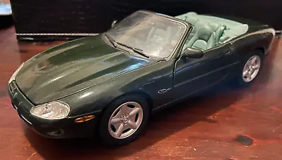 Die Cast Jaguar Metal Model Car Maisto XK8 (1996) Dark Racing Green 1:18 • £24.99