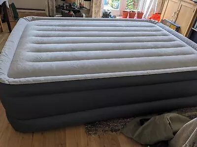 Intex 64140 Queen Size Deluxe Raised Air Bed With Built In Pump - Grey • £10