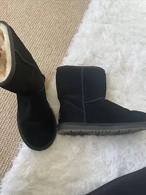 Uggs Size 6 Black • £8.50