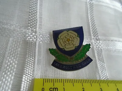 £8.40 • Buy Lancashire White Rose Take Root And Grow Rare Vintage Lapel Pin Badge (#198)