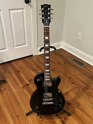 Gibson - Les Paul Studio - Ebony • $900