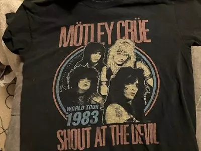 Motley Crue Shirt Mens L Black Shout At The Devil World World Tour 1983 Rock • $13