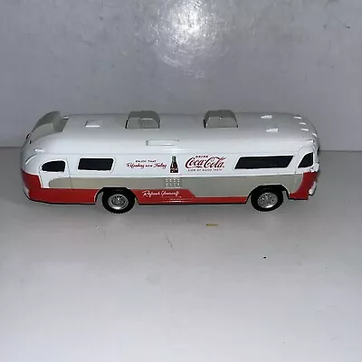 Coca-Cola MotorCity Classics 1:64 Skala Starliner Bus  Diecast • $15