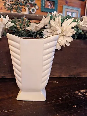 Vintage Unmarked White Ceramic Ribbed Art Deco Vase • $24