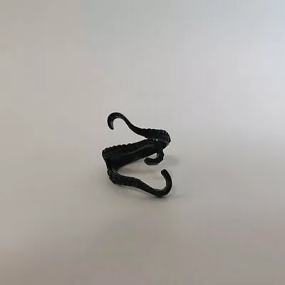 Octopus Ring Black • £5.99