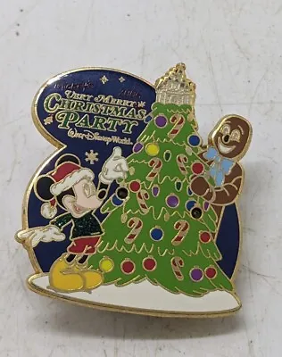 Collectors Disney WDW Mickeys Very Merry Christmas Party Enamel Music Pin • $5.99