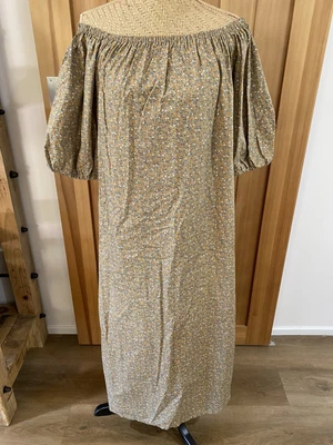 $20 • Buy Kinney Dress Size L