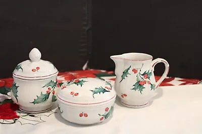 Villeroy And Boch Holly Creamer Suagr Coved Box 3 7/8  • $40