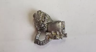 Warhammer 40k Space Marines Metal MARNEUS CALGAR 1994 - Right Gauntlet • £3.99