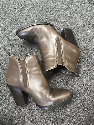 Michael Kors Women 6 Hi Heel Ankle Boot Brown Leather Bootie Logo Pullon • $33