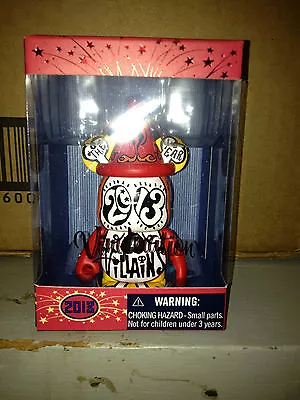 November 2013 Poster Series 3  Vinylmation Red Ano De Los Villains  • $19.99