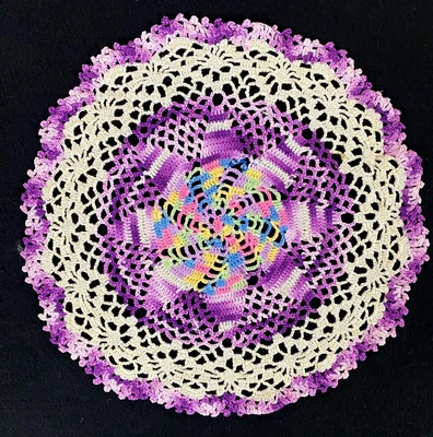 $4.25 • Buy Vintage Hand Crocheted Doily Tablecloth Lavender Silver Metallic 13  Across #178