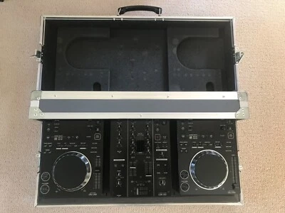 £950 • Buy 2x Pioneer CDJ 350 + DJM 350 + Flightcase (Used Sparingly) 