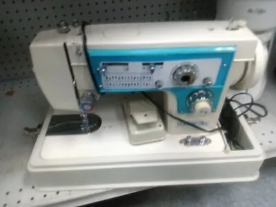 Vintage Dressmaker Sewing Machine See Description  • $55