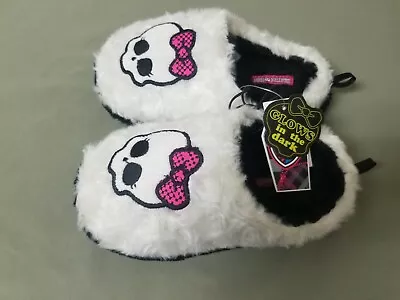 New Monster High Kids Glow In The Dark Slippers. • $6.95